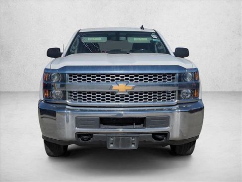 Used 2019 Chevrolet Silverado 2500 LT image 2