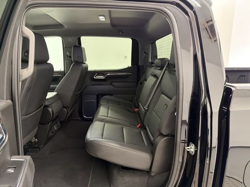 Used 2025 GMC Sierra 1500 SLT AWD/4WD image 25