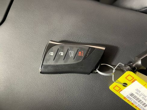 Used 2025 Lexus ES 350 w/ Premium Package image 24