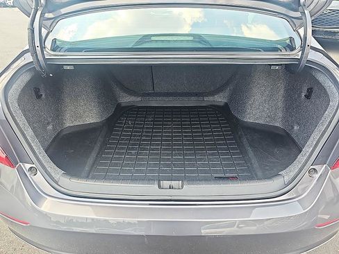 Used 2018 Honda Accord Sport image 28