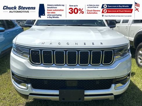 Used 2024 Jeep Wagoneer L Series II RWD image 3