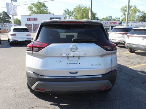 Used 2024 Chevrolet Equinox LT image 9