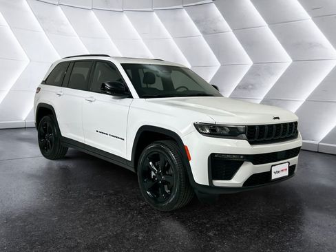 Used 2026 Jeep Grand Cherokee Limited w/ Limited Altitude Package AWD/4WD image 1
