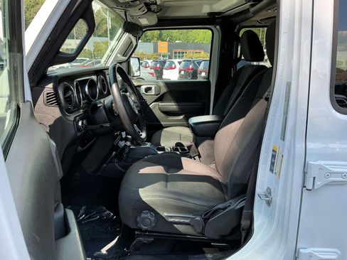 Used 2023 Jeep Wrangler Unlimited Sport AWD/4WD image 13