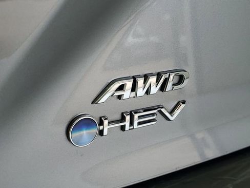 Used 2025 Toyota Camry SE w/ Multimedia Upgrade Package image 8