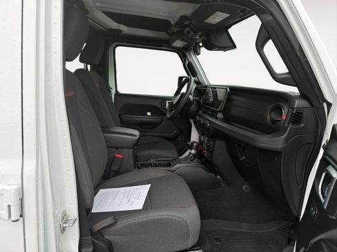 Used 2024 Jeep Gladiator Rubicon w/ Convenience Group image 19
