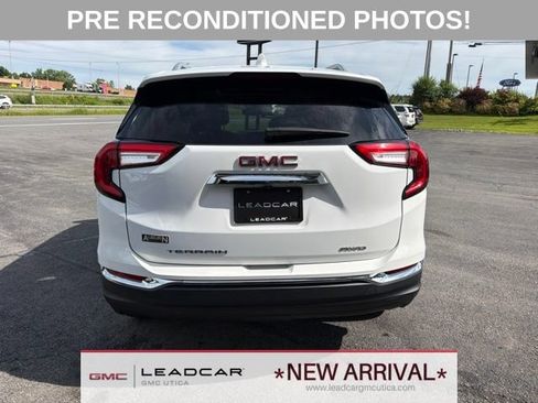 Used 2022 GMC Terrain SLT w/ LPO, Floor Liner Package AWD/4WD image 4