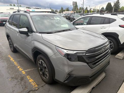 Used 2025 Subaru Forester Premium AWD/4WD image 1
