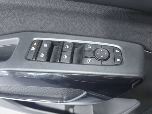 Used 2025 Nissan Pathfinder SV AWD/4WD image 27