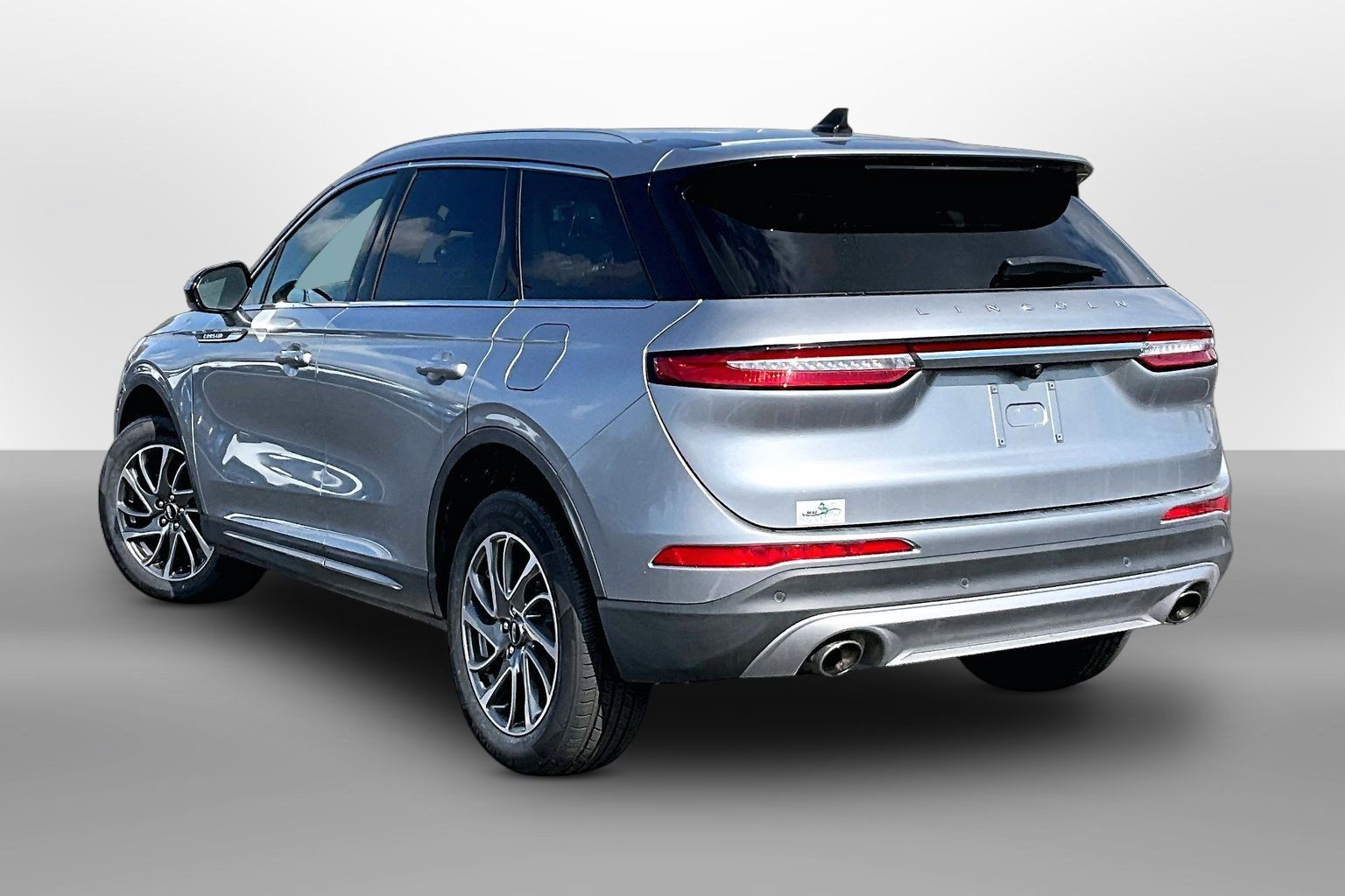 Used 2021 Lincoln Corsair AWD w/ Equipment Group 101A image 9