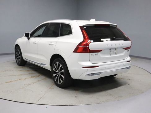 Used 2023 Volvo XC60 B5 Plus AWD/4WD image 9