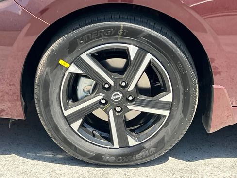 New 2025 Nissan Sentra SV w/ Trunk Package image 27