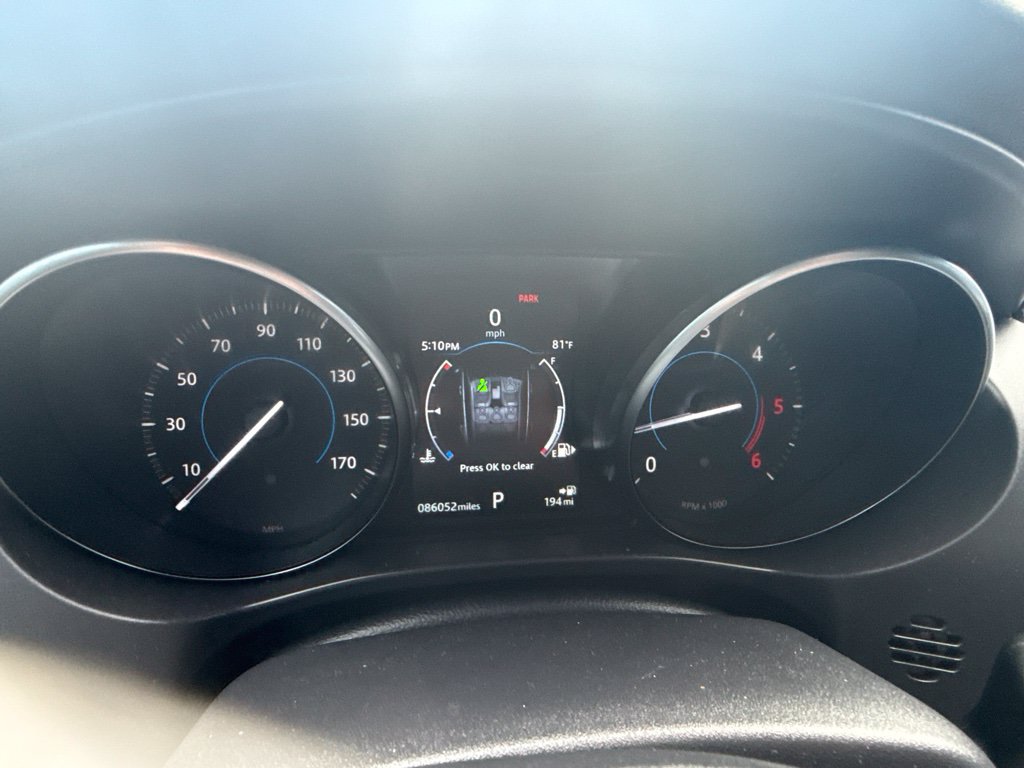 Used 2018 Jaguar F-PACE Premium AWD/4WD image 8