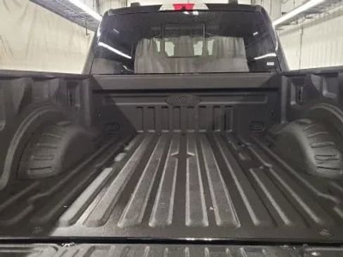 Used 2025 Ford F350 Platinum w/ FX4 Off-Road Package AWD/4WD image 13