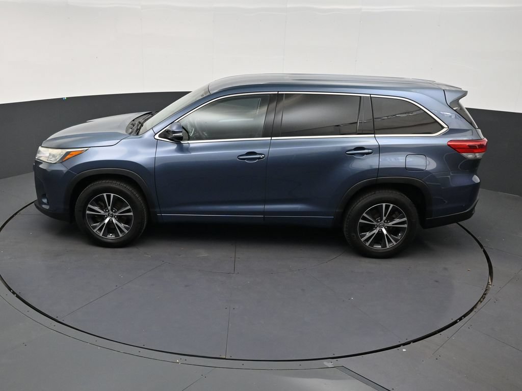 Used 2018 Toyota Highlander LE FWD image 13