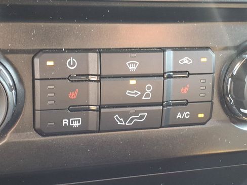 Used 2016 Ford F150 XLT w/ Equipment Group 302A Luxury AWD/4WD image 18
