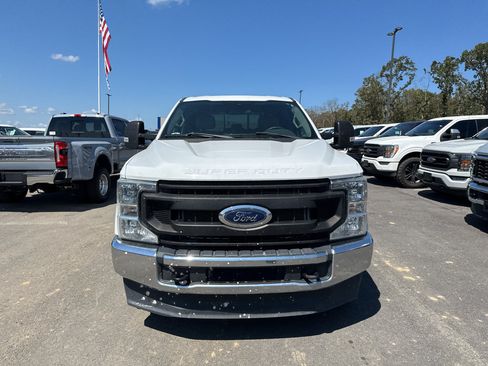 Used 2022 Ford F250 XL w/ Power Equipment Group AWD/4WD image 2