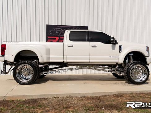 Used 2022 Ford F450 Limited w/ FX4 Off-Road Package image 12