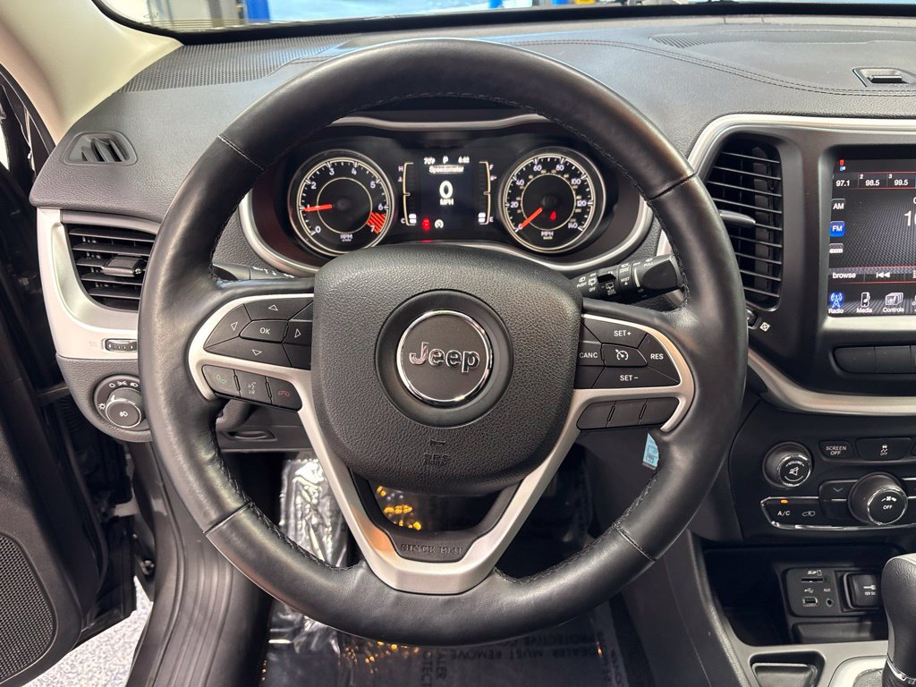 Used 2014 Jeep Cherokee Latitude w/ Cold Weather Group FWD image 12