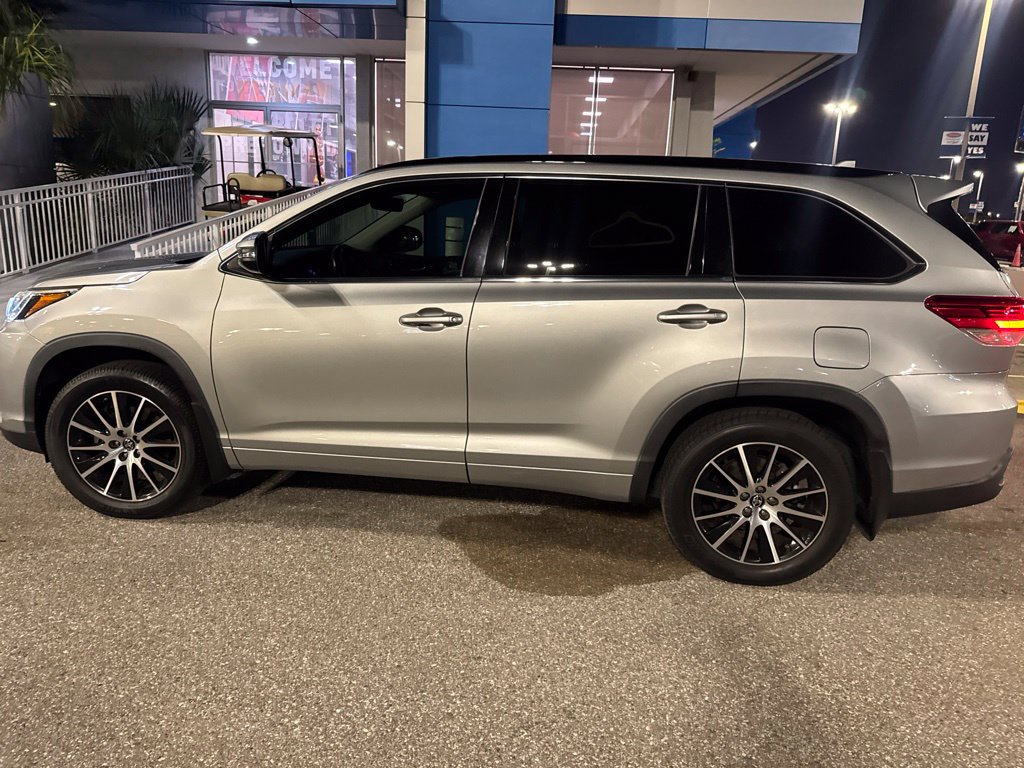 Used 2018 Toyota Highlander SE AWD/4WD image 8
