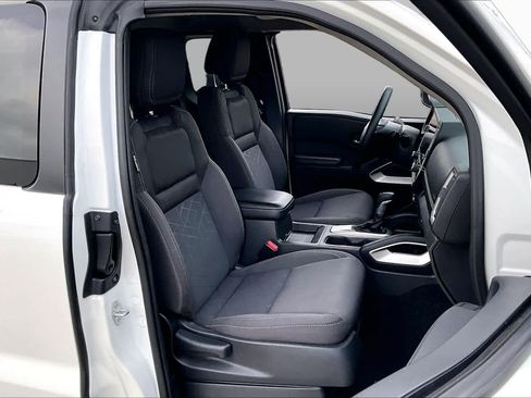 Certified 2025 Nissan Frontier SV RWD image 16