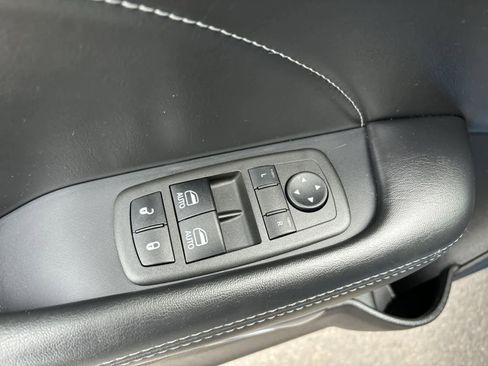 Used 2022 Dodge Challenger GT w/ Plus Package image 8