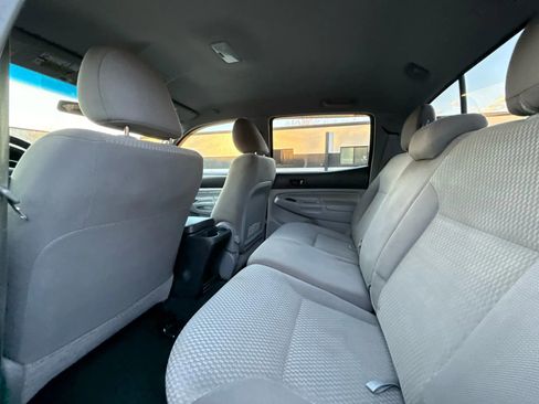 Used 2012 Toyota Tacoma PreRunner w/ Convenience Pkg image 16