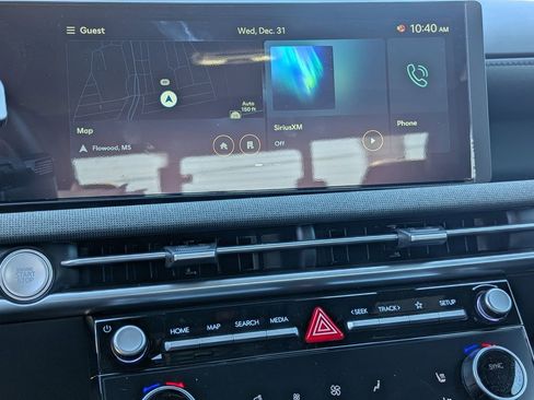 Certified 2025 Hyundai Santa Cruz Limited image 10