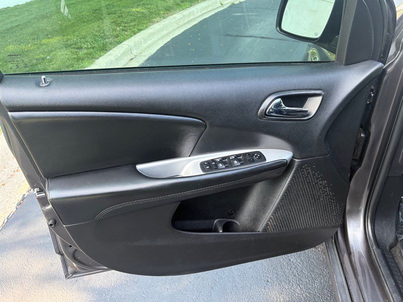 Used 2018 Dodge Journey SE FWD image 23