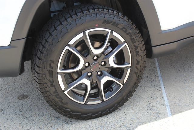 Used 2025 Jeep Compass Trailhawk AWD/4WD image 10