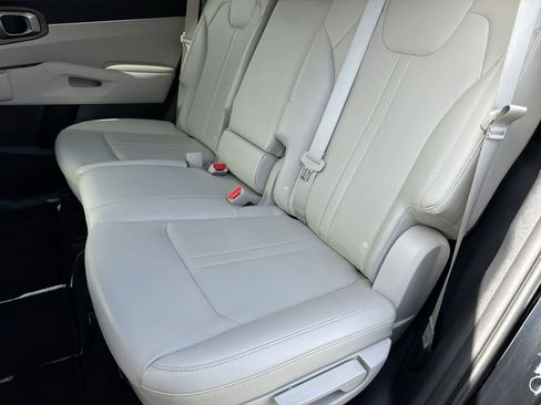 Used 2022 Kia Sorento S w/ Panoramic Sunroof Package AWD/4WD image 21