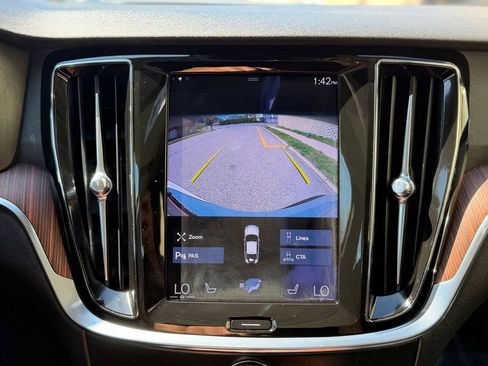 Used 2021 Volvo S60 T6 Momentum w/ Protection Package Premier AWD/4WD image 38