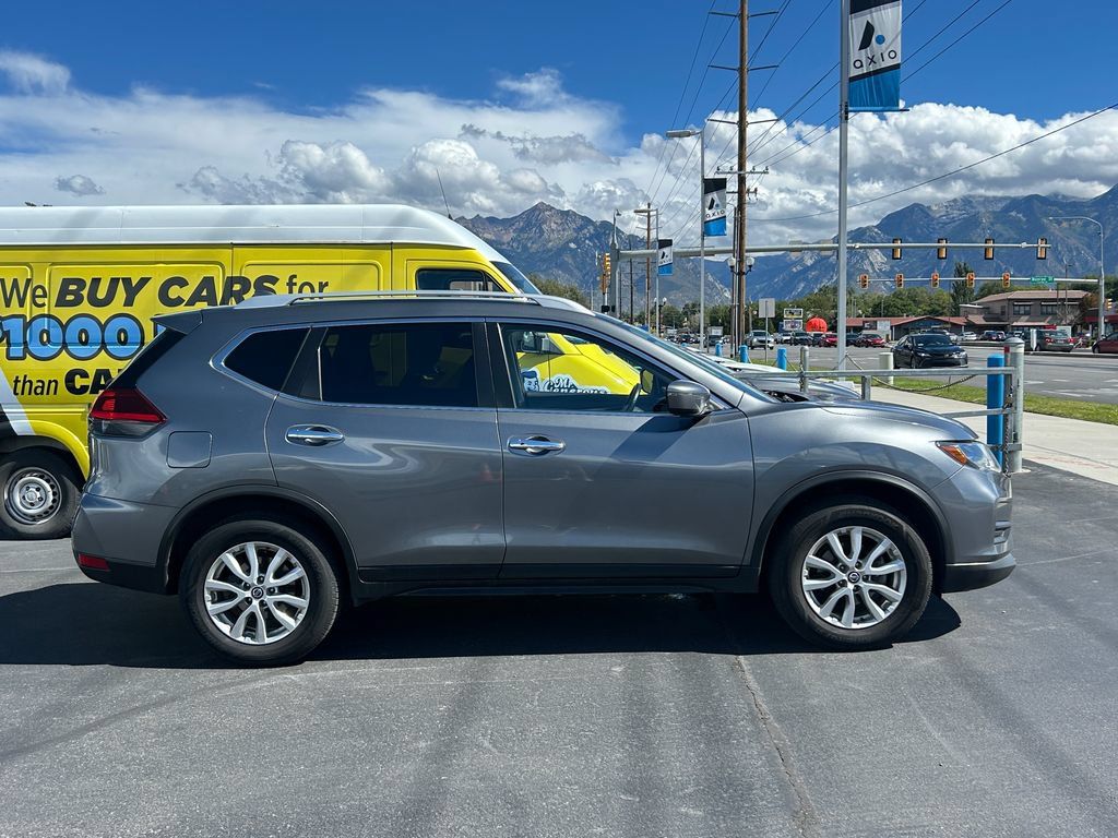 Used 2018 Nissan Rogue SV AWD/4WD image 8