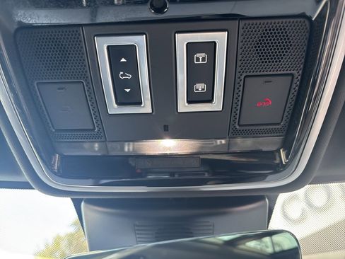 Used 2020 Land Rover Range Rover HSE image 46