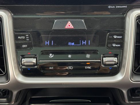 Used 2021 Kia Sorento EX w/ EX AWD X-Line Package image 26