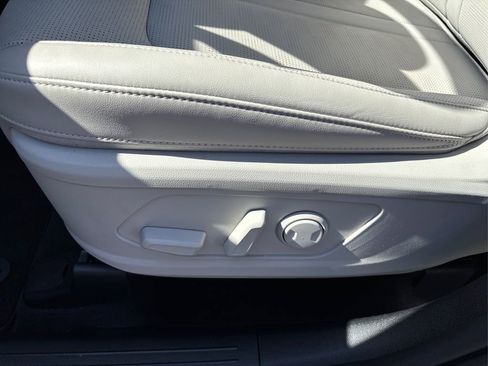 Certified 2025 Kia Sorento S image 36