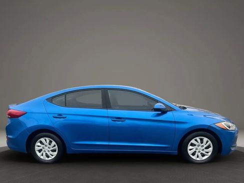 Used 2017 Hyundai Elantra SE image 4