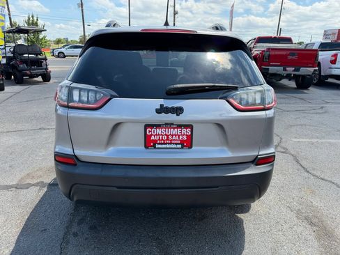 Used 2019 Jeep Cherokee Latitude Plus FWD image 19