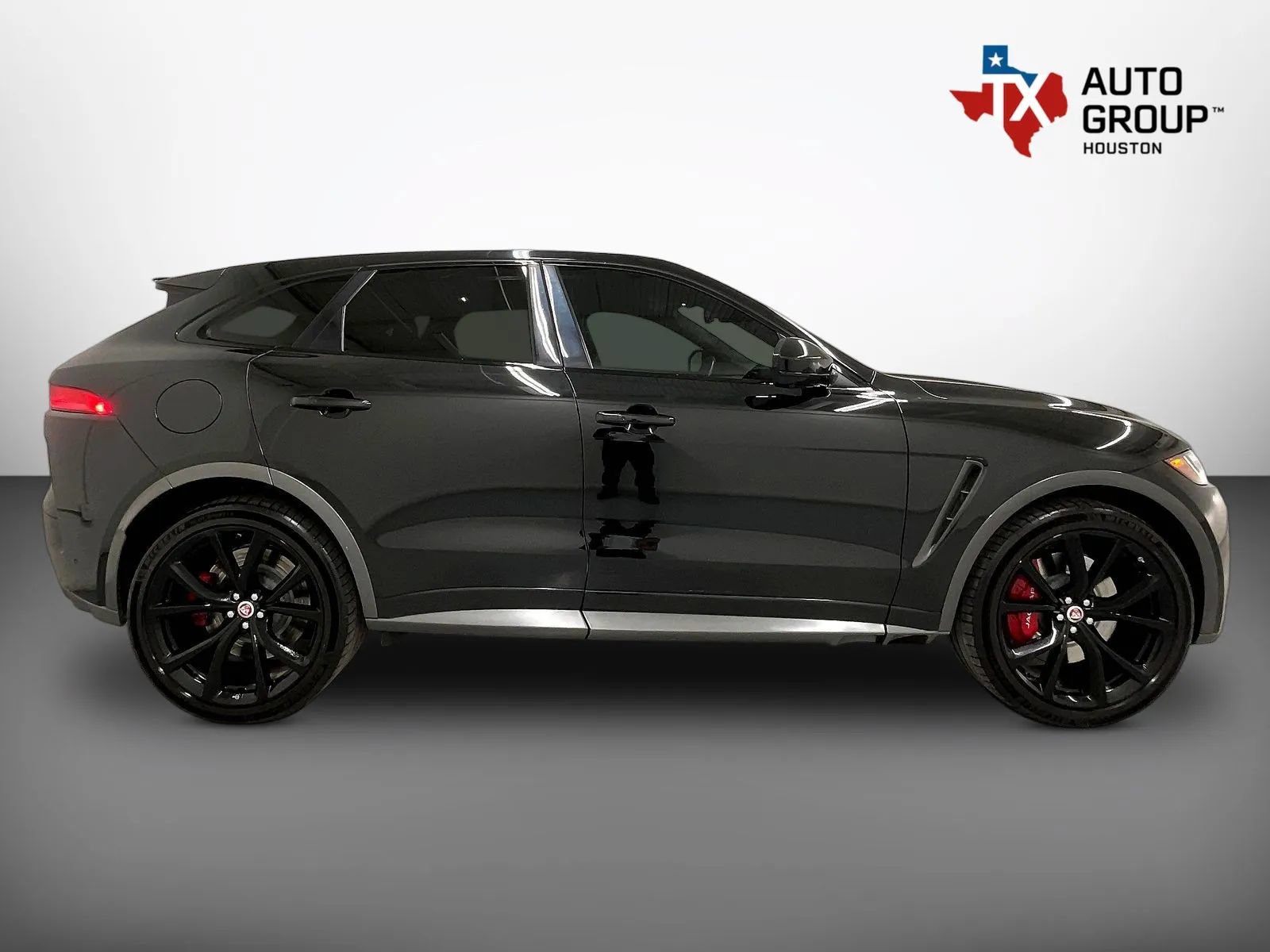 Used 2020 Jaguar F-PACE SVR AWD/4WD image 8