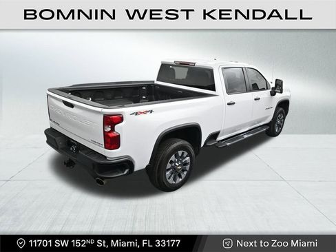 Used 2023 Chevrolet Silverado 2500 Custom w/ Custom Value Package image 17