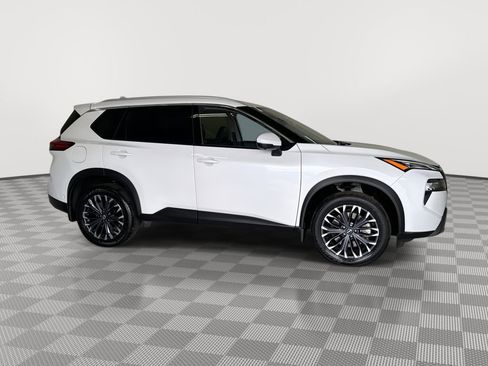Certified 2025 Nissan Rogue SL w/ Tech Package AWD/4WD image 13