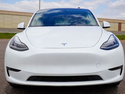 Used 2023 Tesla Model Y Long Range AWD/4WD image 9