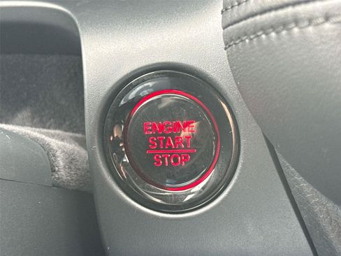 Certified 2025 Honda HR-V LX image 31