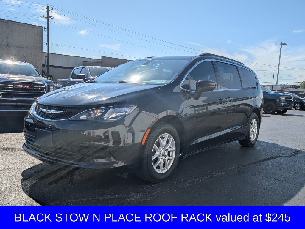 Used 2018 Chrysler Pacifica Touring FWD image 3