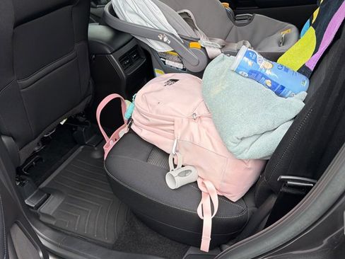 Used 2017 Ford Edge SEL image 10