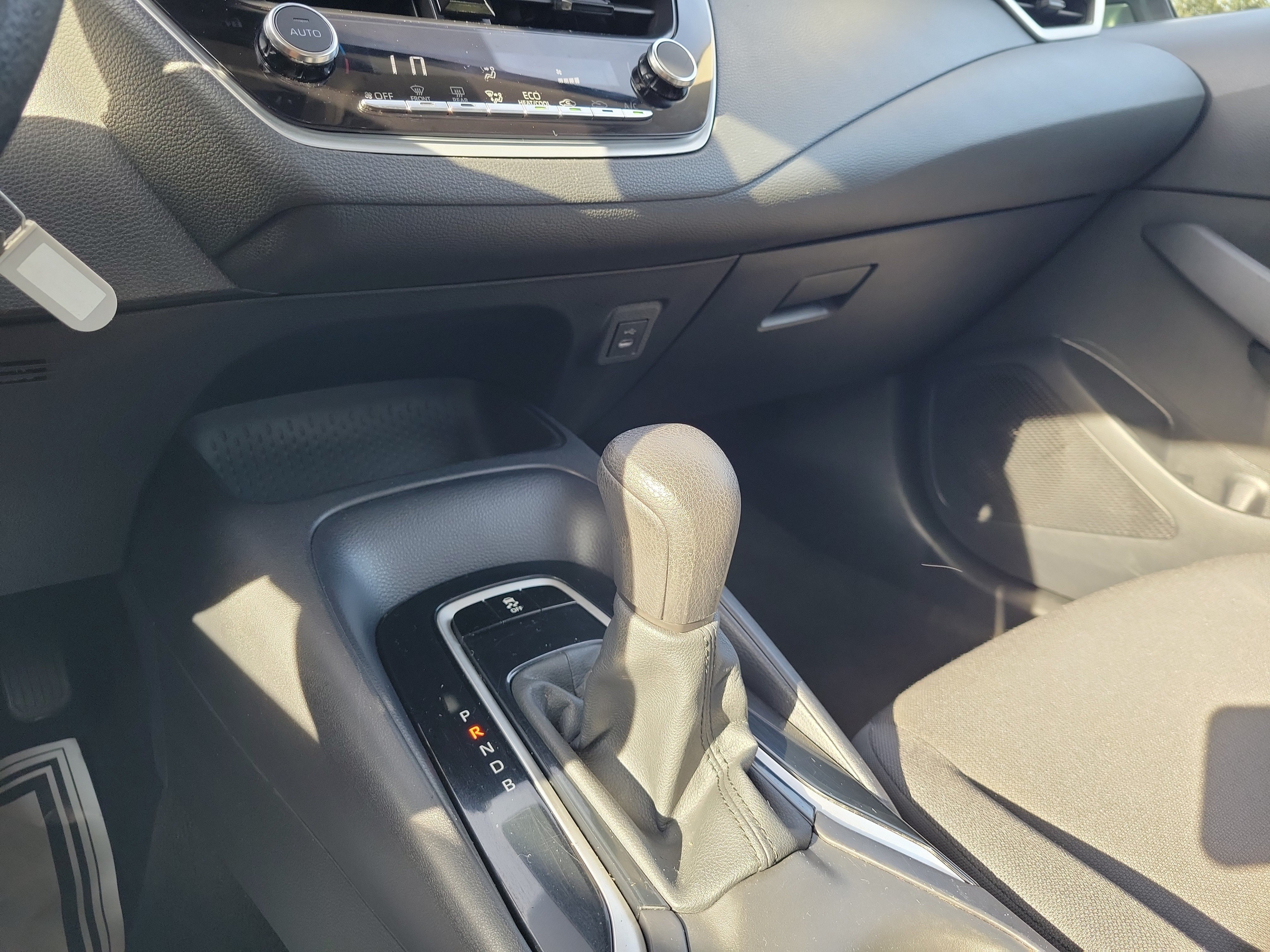 Used 2024 Toyota Corolla LE FWD image 24