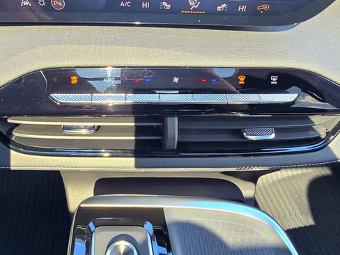 New 2026 Buick Enclave Preferred w/ Power Package AWD/4WD image 32