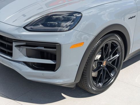 New 2025 Porsche Cayenne S AWD/4WD image 12
