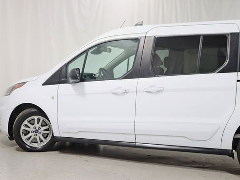 Used 2022 Ford Transit Connect XLT image 11