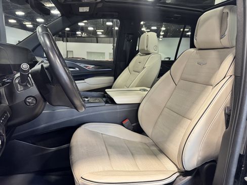 Used 2022 Cadillac Escalade Sport w/ Touring Package AWD/4WD image 9
